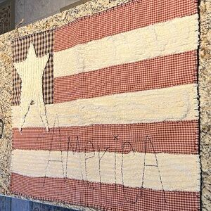 Honey & Me Primitive Americana Flag Wall Hanging Rustic Country Farmhouse Décor
